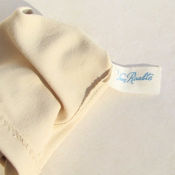 Vintage 1950's Van Raalte Ladies' Dress Gloves Ivory size 6 1/2 - Pre-owned - Picture 3 of 7